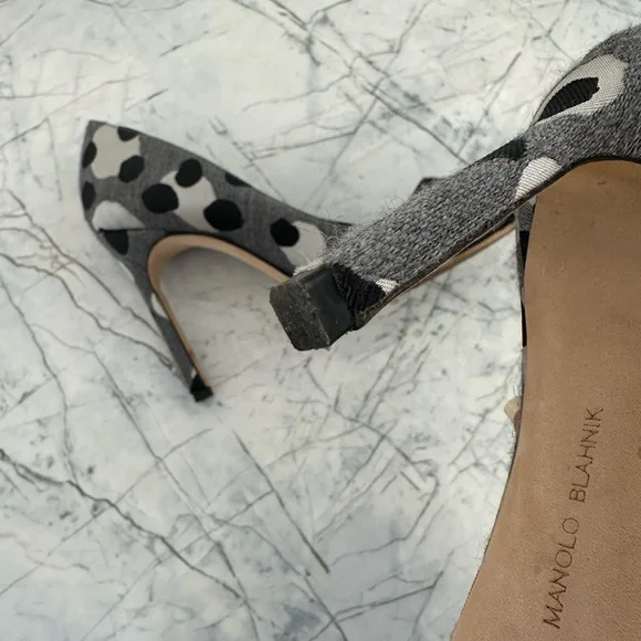 Manolo Blahnik Grey pumps with spots 
Size 37.5 - Picture 4 of 5